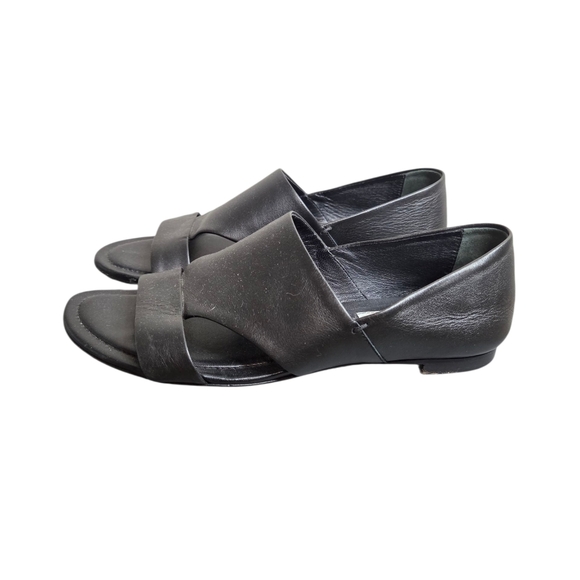 Tod's Black Leather Flat Sandals Size 37 Slip On Italian Luxury Minimalist